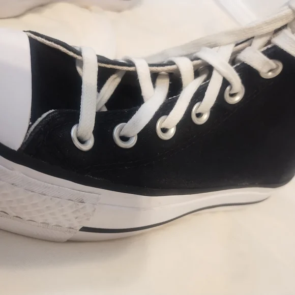 Converse Used - Converse Womens Chuck Taylor All Star Lift ,Black, size 5 - Picture 7 of 14